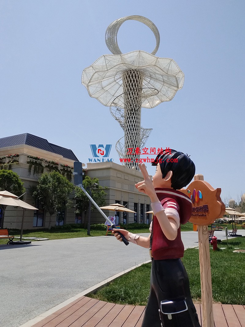 身姿輕盈，造型優(yōu)美的膜結(jié)構(gòu)建筑