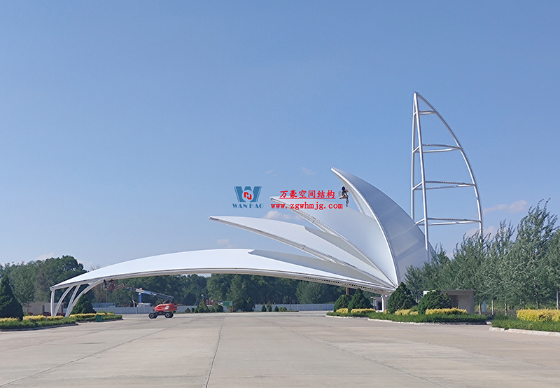 陜西定邊馬蓮灘沙漠公園鋼膜結(jié)構(gòu)工程“奮力快跑”，工程“進(jìn)度條”刷新了!