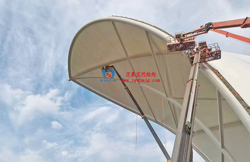 陜西定邊馬蓮灘沙漠公園鋼膜結(jié)構(gòu)工程“奮力快跑”，工程“進(jìn)度條”刷新了!