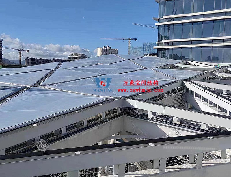 縱使烈日炎炎，腳步從未止歇！海南這個ETFE氣枕膜項目施工進度有最新消息