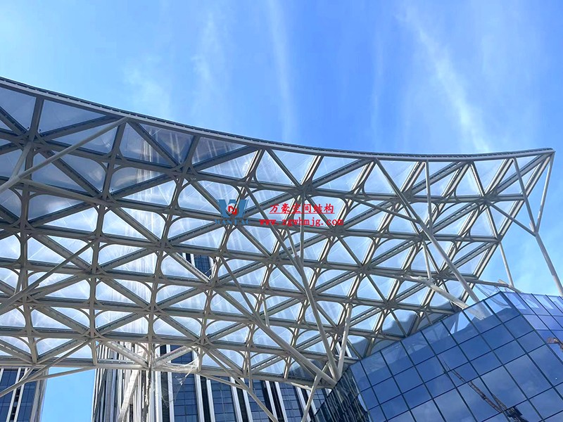 縱使烈日炎炎，腳步從未止歇！海南這個ETFE氣枕膜項目施工進度有最新消息