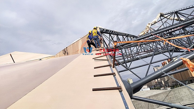 緊抓施工進度|這個體育場PTFE膜結(jié)構(gòu)工程有最新動態(tài)~ 緊抓施工進度|這個體育場PTFE膜結(jié)構(gòu)工程有最新動態(tài)~