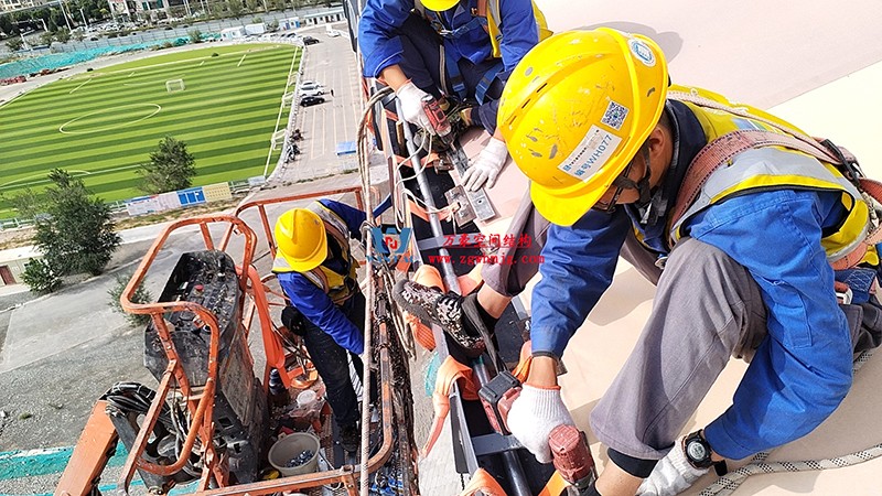 緊抓施工進度|這個體育場PTFE膜結(jié)構(gòu)工程有最新動態(tài)~ 緊抓施工進度|這個體育場PTFE膜結(jié)構(gòu)工程有最新動態(tài)~