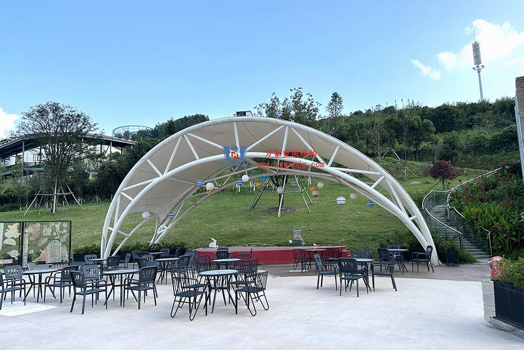 膜結(jié)構(gòu)遮陽雨棚受歡迎的主要原因是什么？