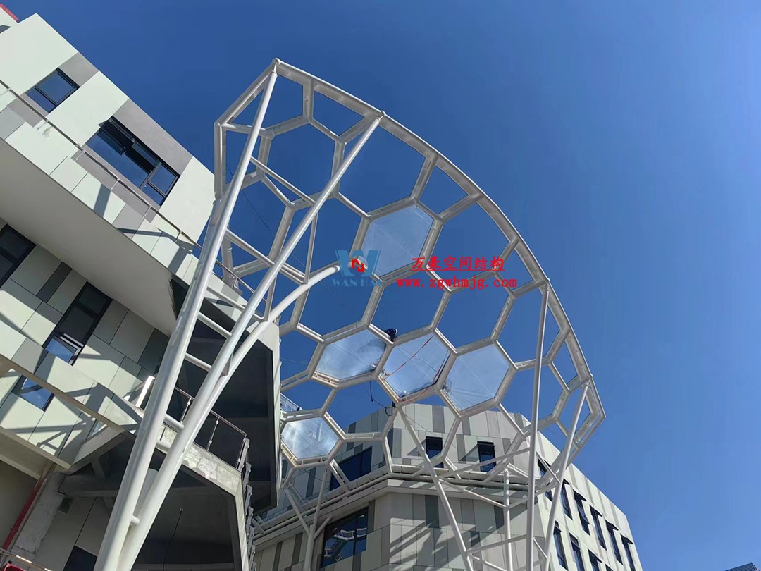 賦含夢(mèng)幻色彩的商業(yè)街膜結(jié)構(gòu)天幕，即將閃亮登場(chǎng)！