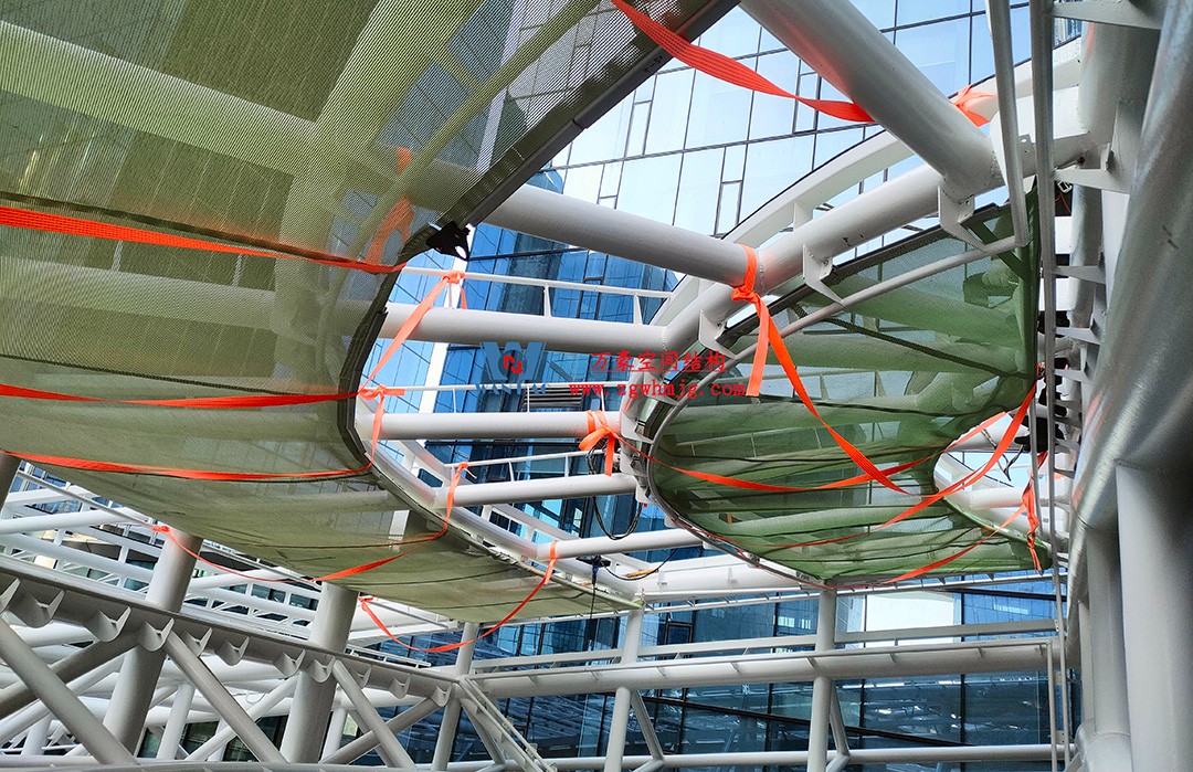 萬豪—杭州博多森谷ETFE氣枕連廊天幕項(xiàng)目迎來新進(jìn)展 萬豪—杭州博多森谷ETFE氣枕連廊天幕項(xiàng)目迎來新進(jìn)展