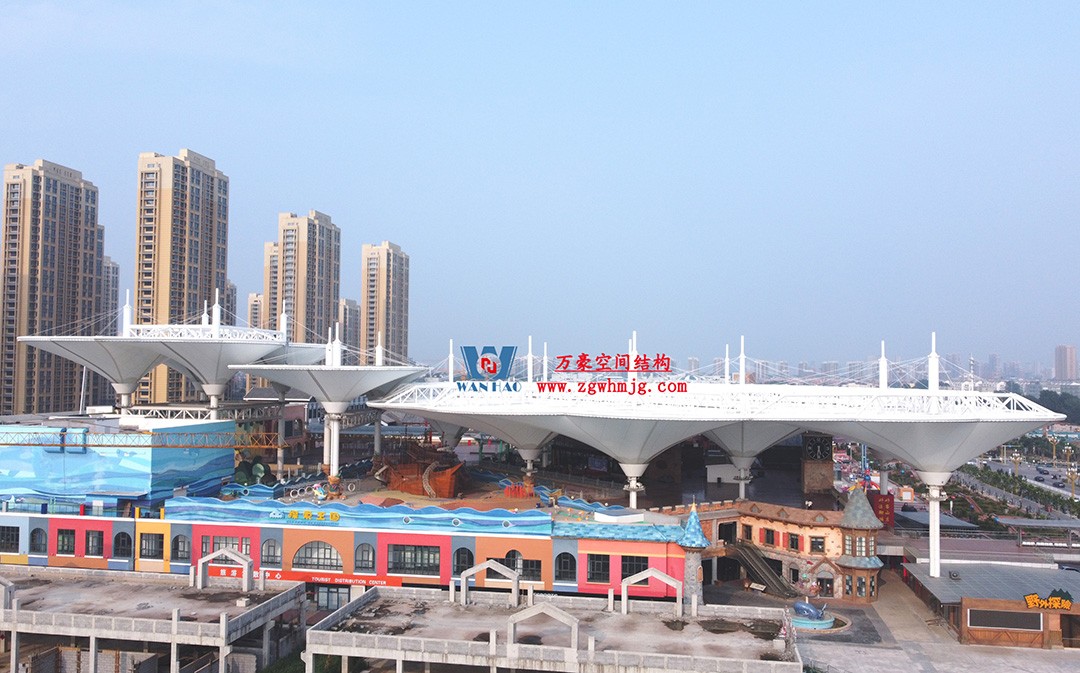 有骨骼、有皮膚的PTFE膜結(jié)構(gòu)建筑