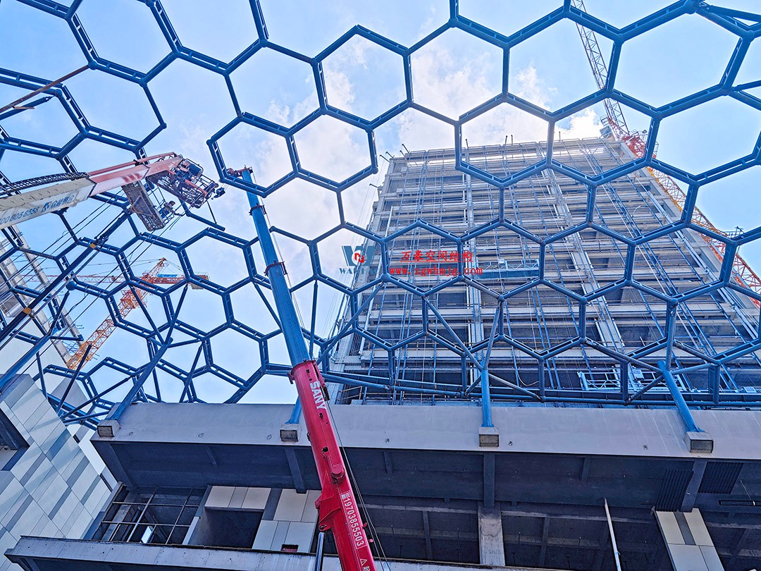 已完工，這個(gè)ETFE氣枕商業(yè)天幕閃亮登場(chǎng)！