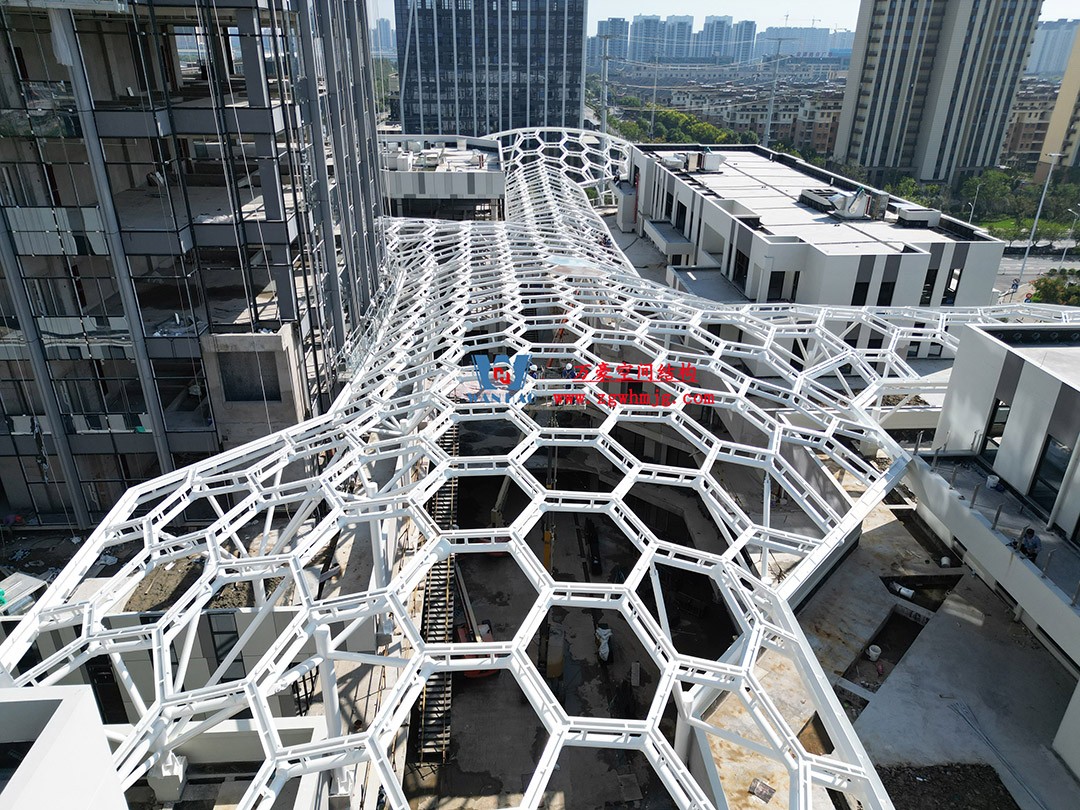 已完工，這個(gè)ETFE氣枕商業(yè)天幕閃亮登場(chǎng)！