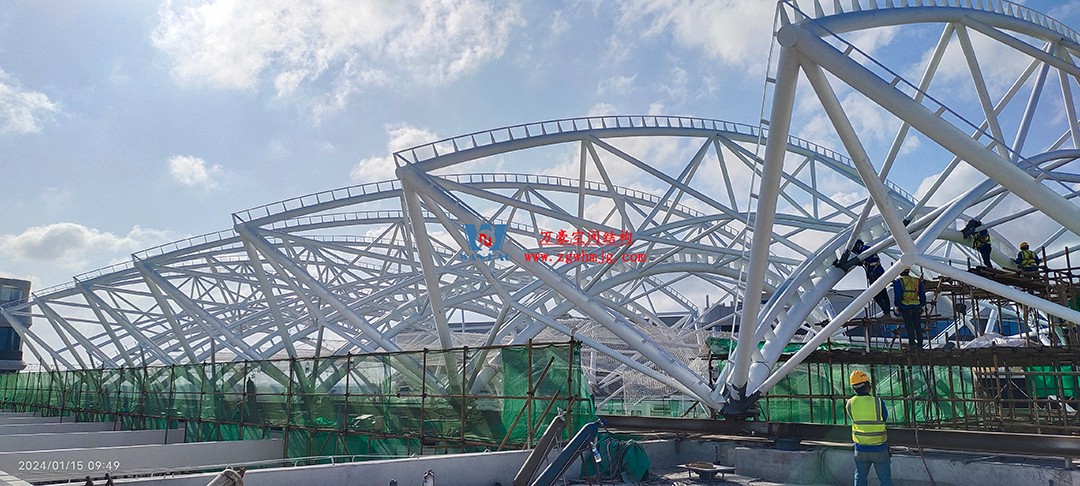 施工加速，這個(gè)PTFE膜結(jié)構(gòu)天幕即將完工！