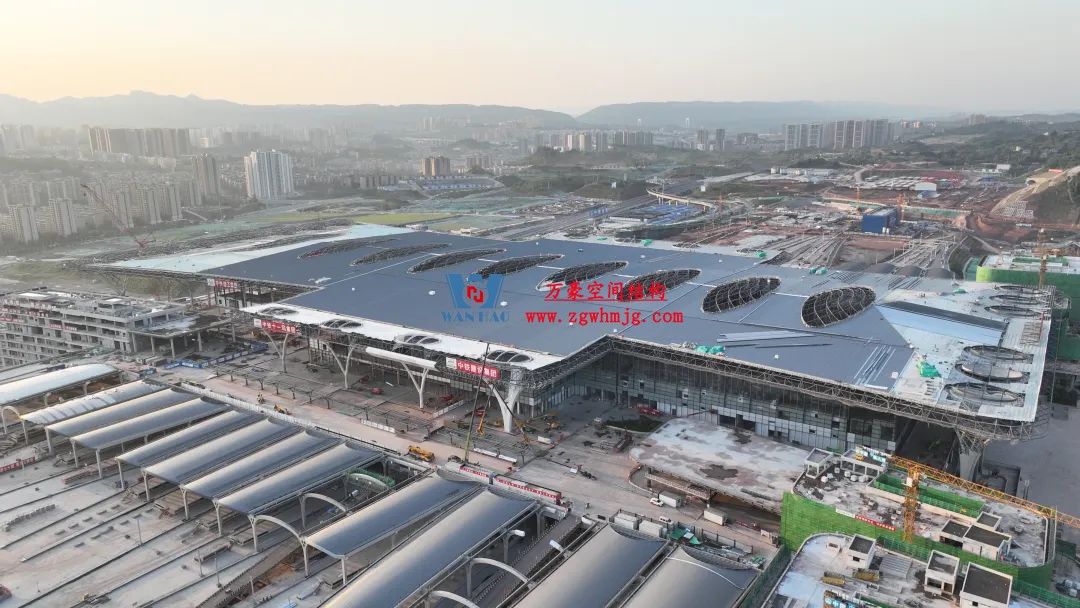 提檔提速，ETFE氣枕膜結(jié)構(gòu)天窗正在火熱施工安裝中