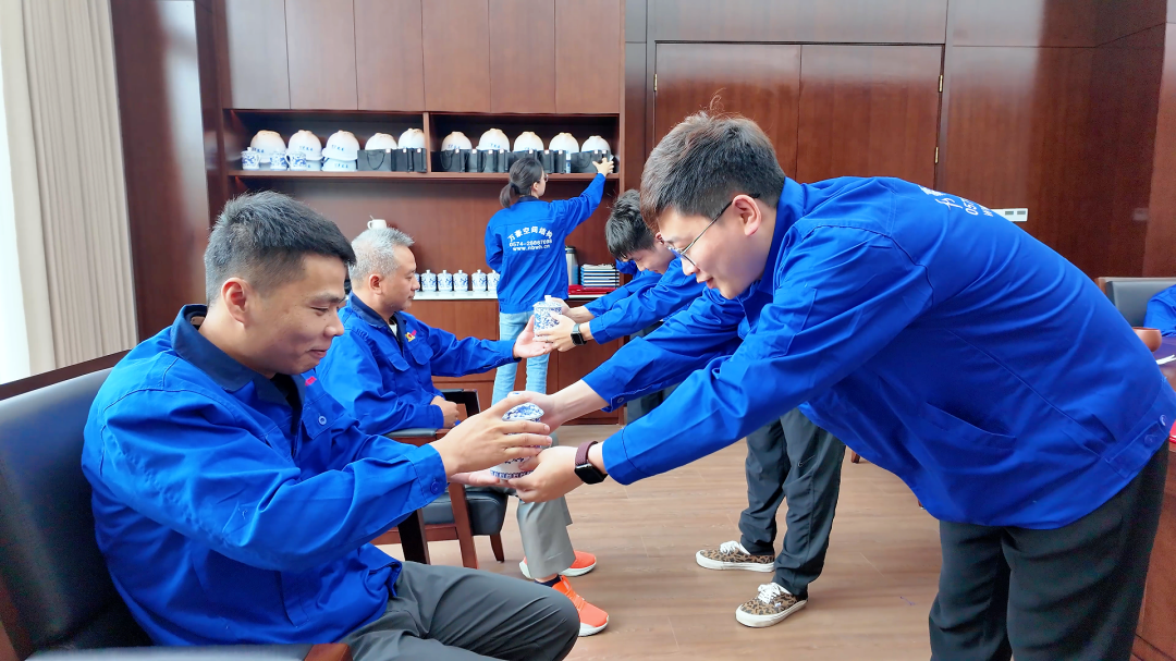 浙江萬豪空間結(jié)構(gòu)集團(tuán)有限公司隆重舉行“匠心傳承·共筑未來”師徒大會！