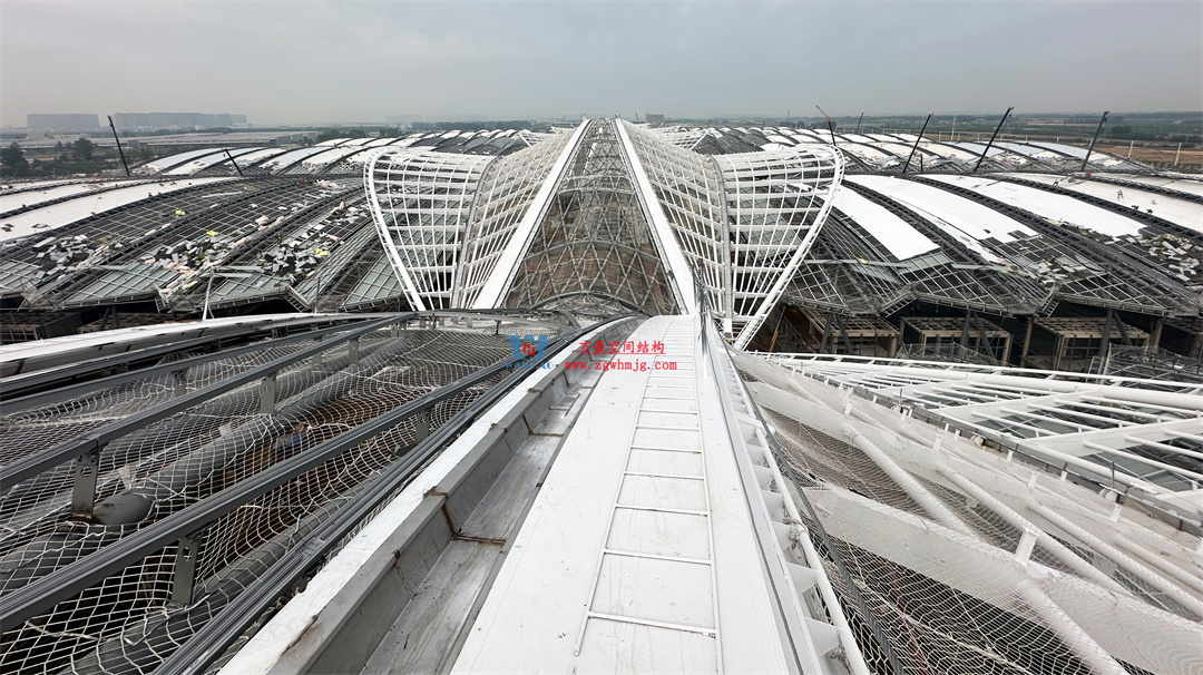 千帆競(jìng)發(fā)勢(shì)如虹｜中原國(guó)際會(huì)展中心膜結(jié)構(gòu)天幕攻堅(jiān)實(shí)錄，擎起中原會(huì)展新地標(biāo)！