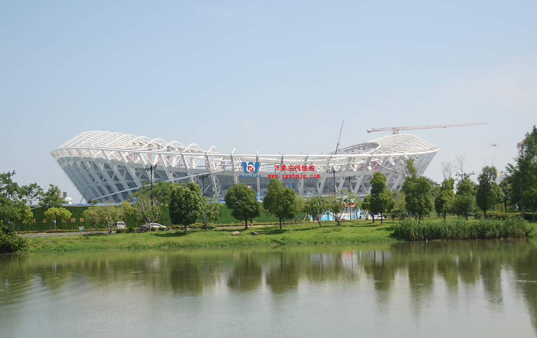 緊跟“蘇超熱浪”，火熱施工中，一只白鷺即將振翅高飛！