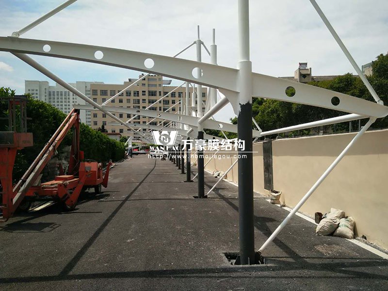 膜結(jié)構(gòu)車棚